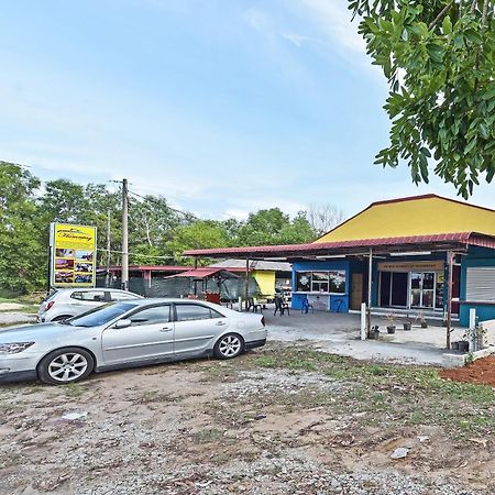 Oyo 90551 Zn Mix Homestay & Roomstay Kampung Raja ภายนอก รูปภาพ