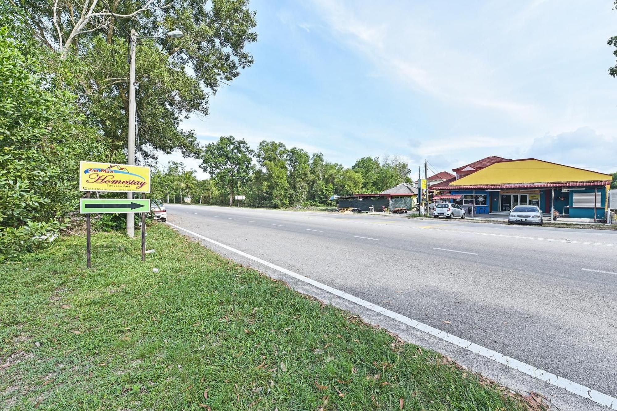 Oyo 90551 Zn Mix Homestay & Roomstay Kampung Raja ภายนอก รูปภาพ